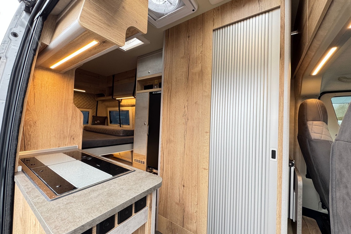 Fourgon aménagé Occasion Mega Mobil Mega Lounge 640