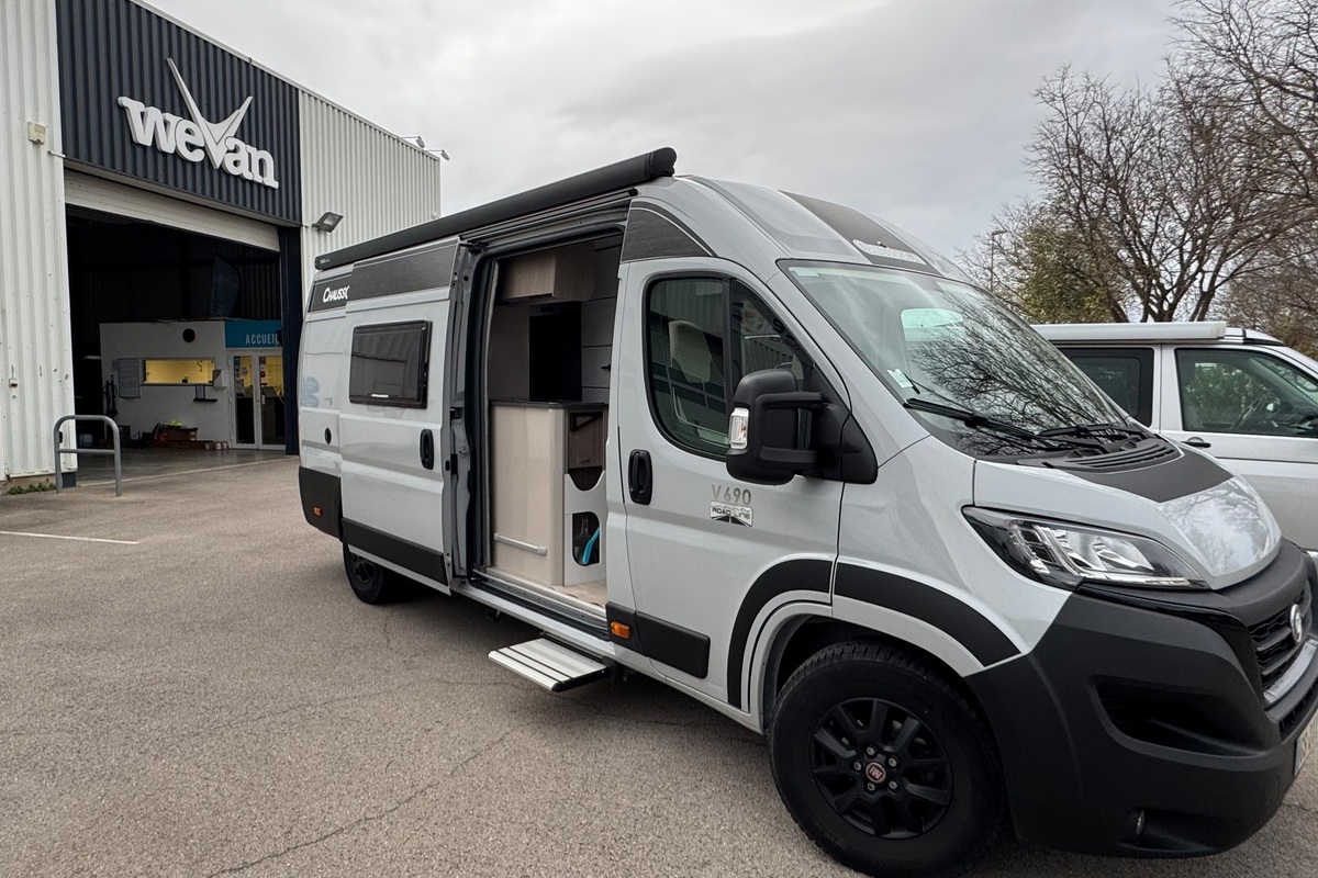 Fourgon aménagé Occasion Chausson V690 Road Line Vip