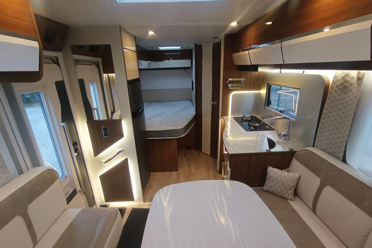 Fourgon aménagé Occasion Fleurette 64 Ldf Migrateur Cristal