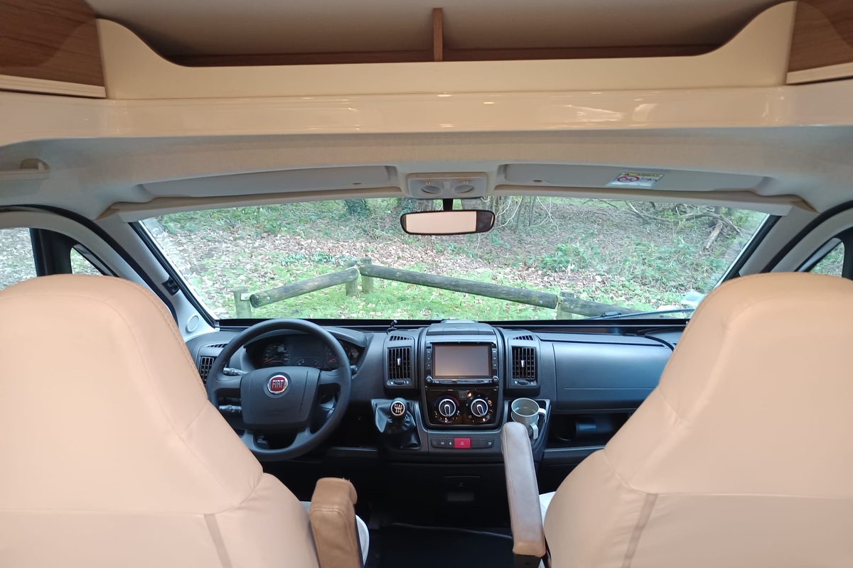 Fourgon aménagé Occasion Fleurette 64 Ldf Migrateur Cristal