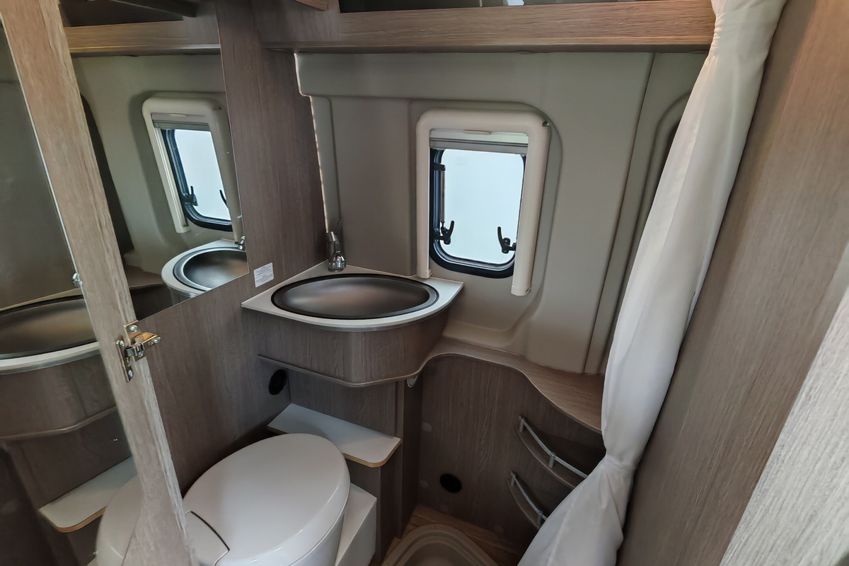 Fourgon aménagé Occasion Pössl 2Win Plus