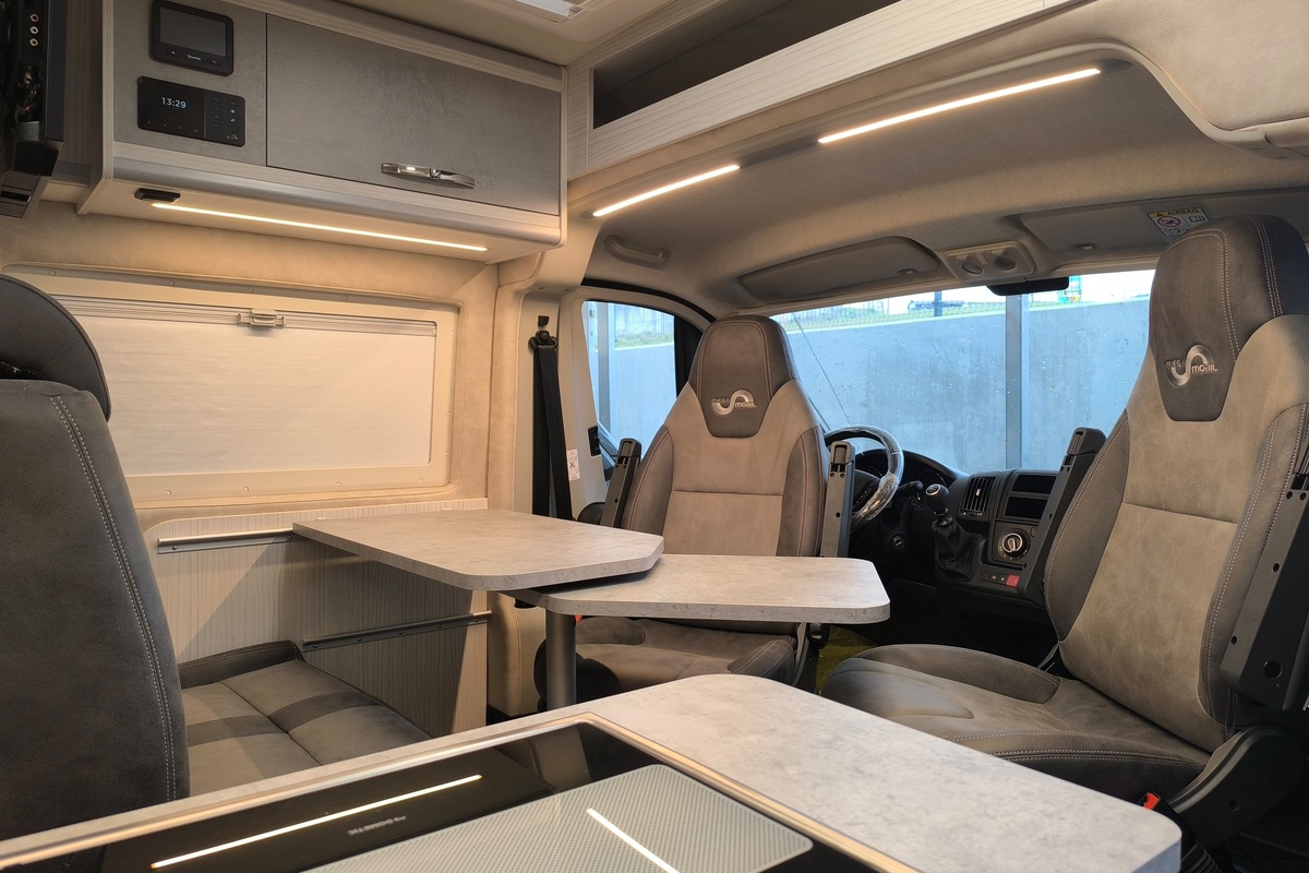 Fourgon aménagé Occasion Mega Mobil Mega Sport 640