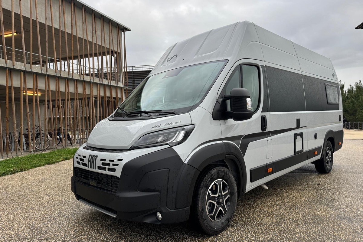 Fourgon aménagé Occasion Mega Mobil Mega Lounge 640