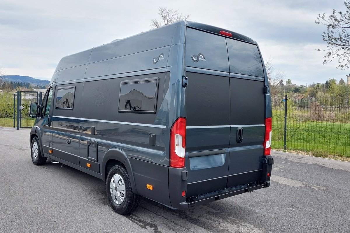 Fourgon aménagé Occasion Mega Mobil Mega Revolution 640