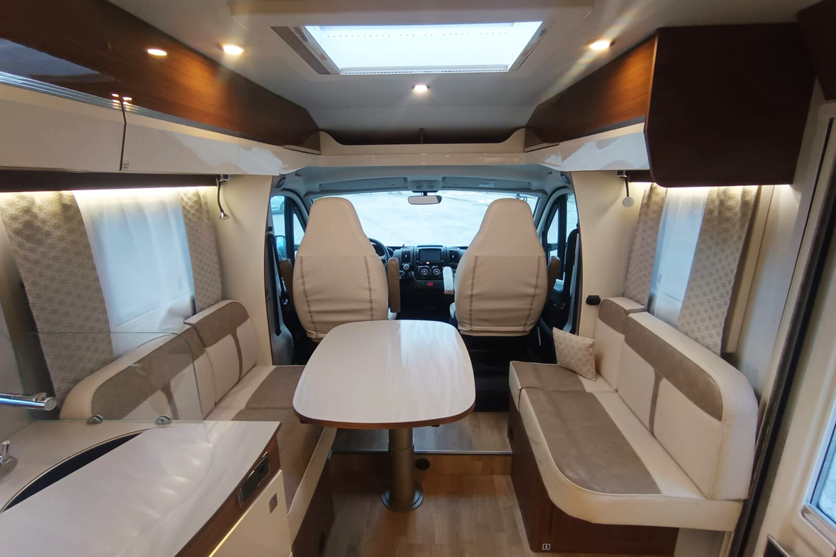 Fourgon aménagé Occasion Fleurette 64 Ldf Migrateur Cristal