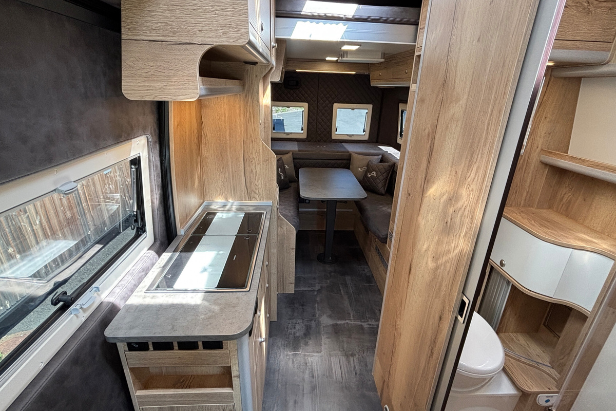 Fourgon aménagé Occasion Mega Mobil Méga Lounge 640
