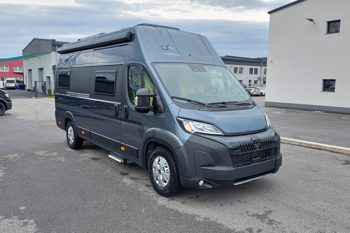Fourgon aménagé Occasion Mega Mobil Mega Revolution 640