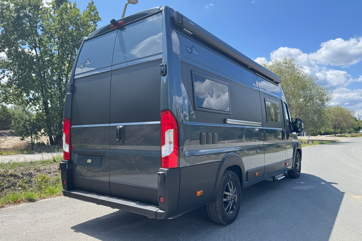 Fourgon aménagé Occasion Mega Mobil Mega Revolution 640