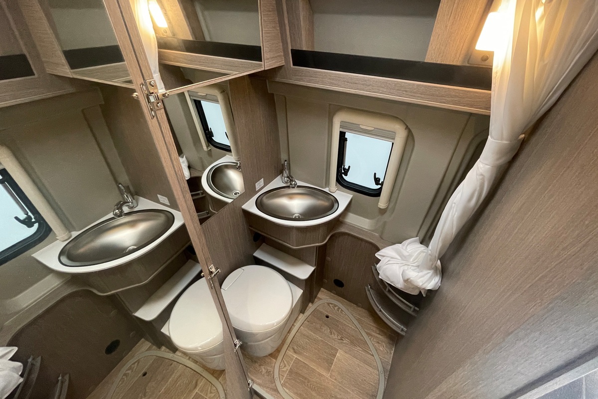 Fourgon aménagé Occasion Pössl 2Win S Plus