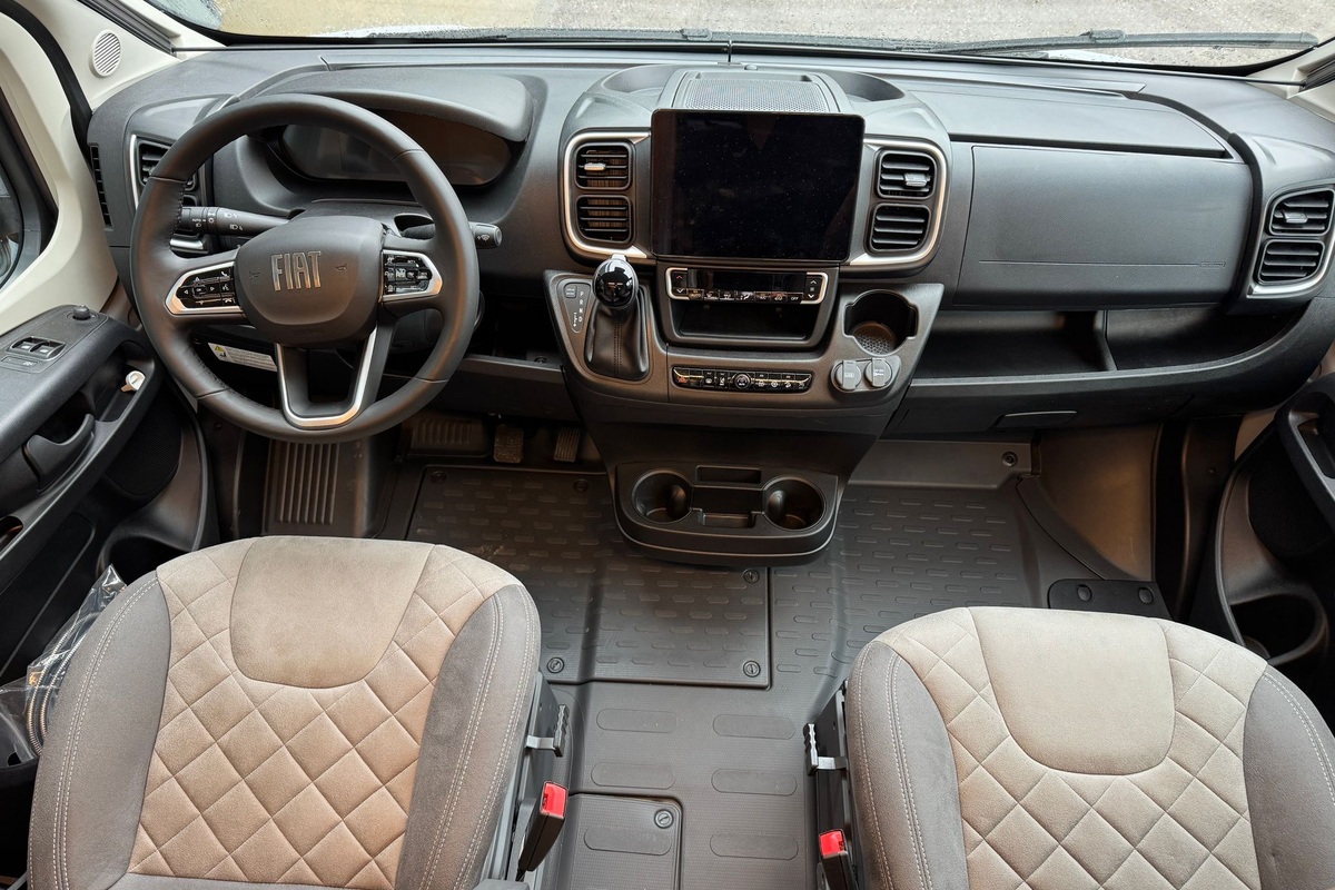 Fourgon aménagé Occasion Mega Mobil Mega Lounge 640