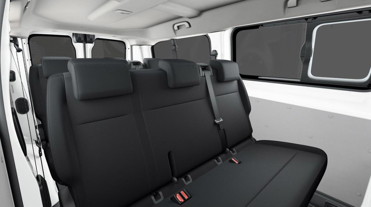 Toyota Proace Hire - 9 Seat Minibus Hire