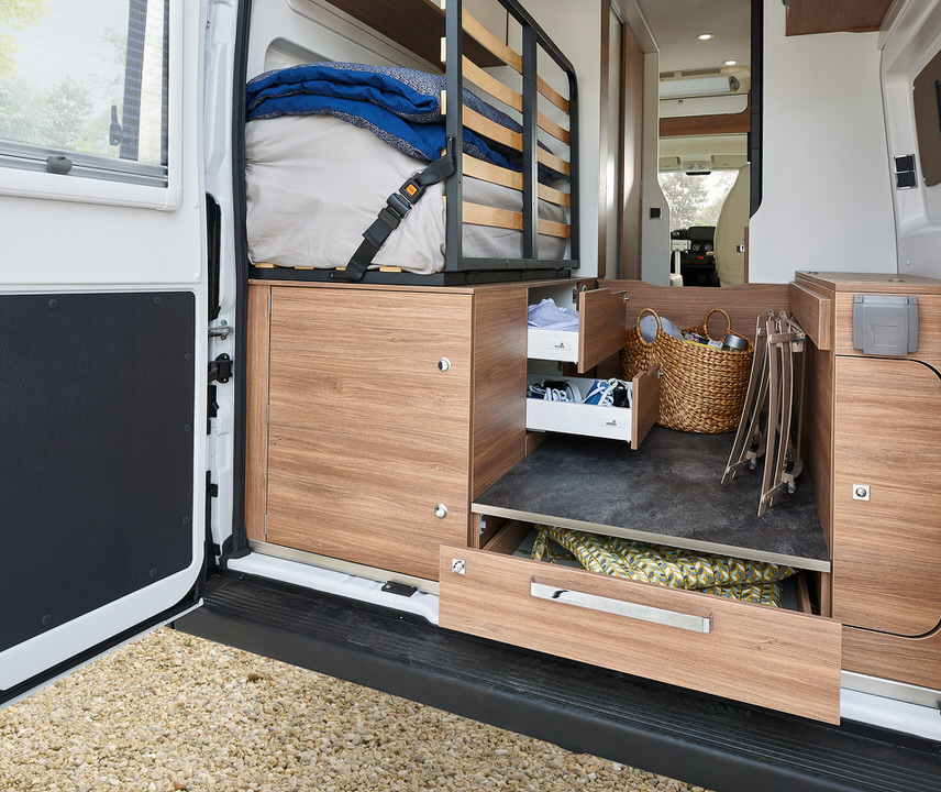 Location Fourgon aménagé Fiat Ducato 4 Places - Camping Car
